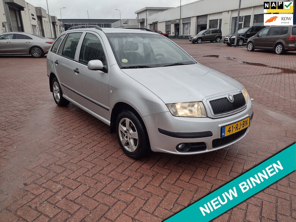 Skoda Fabia Combi 1.4-16V Elegance MOOIE AUTO BEL 0619590613 AIRCO 5 DRS