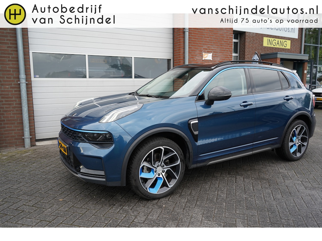 Lynk & Co 01 1.5 261PK! ORIGINEEL NEDERLANDS DEALER ONDERHOUDEN 4X PERF BANDEN 360CAMERA 6,6KWH LADER PANORAMADAK FULL LED 20INCH ADAPTIEVE CRUISE ANDROID/APPLECARPLAY NAVIGATIE STOELVERWARMING CLIMA PDC V+A ENZ...