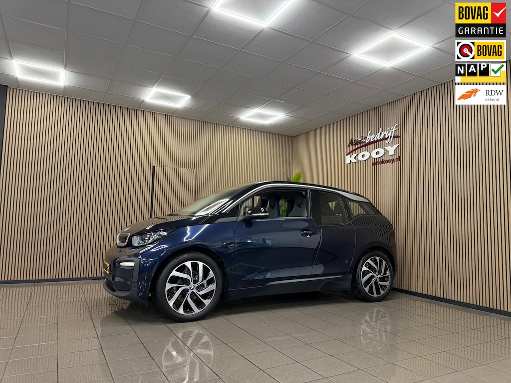BMW i3 Basis 120Ah 42 kWh * Panoramadak / Navigatie / Camera / 19" LM Velgen / NL Auto *