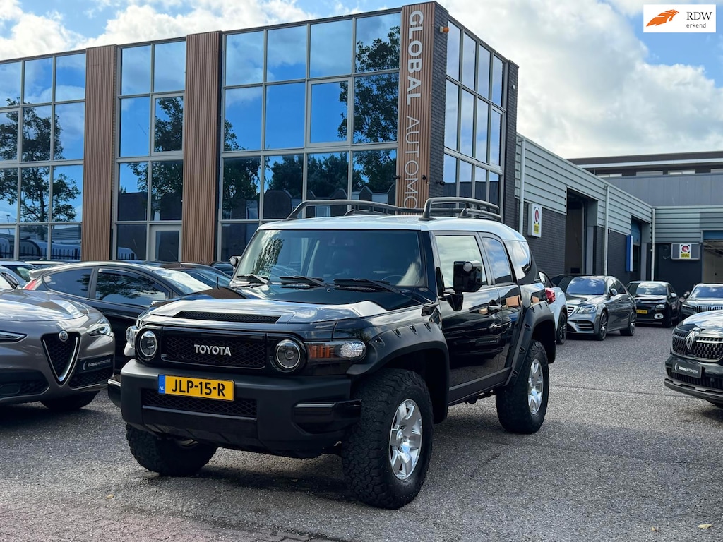 Toyota FJ Cruiser 4.0 V6 VVT-I - LEER - NAVI