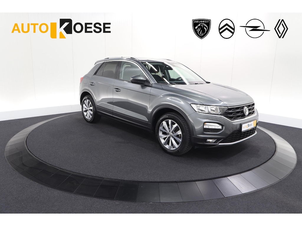 Volkswagen T-Roc 1.0 TSI Style Business 116pk | Trekhaak | Adaptieve Cruise Control | Elektronische Kofferklep | Apple Carplay