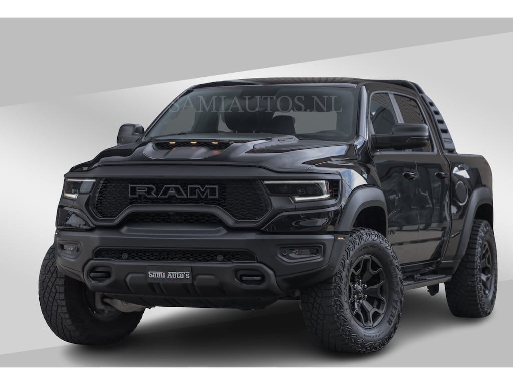 Dodge Ram TRX BLACK OPS HELLCAT | 6.2 V8 712PK SUPERCHARGER | RODE STIKSELS | FULLY LOADED | RAMBAR | CARBON | BLACK ON BLACK | CREW CAB | DUBBELE CABINE | 5 PERSOONS | De specialist in Amerikaanse pick‑ups in Nederland en Europa. Voorraad 2661 - 5444