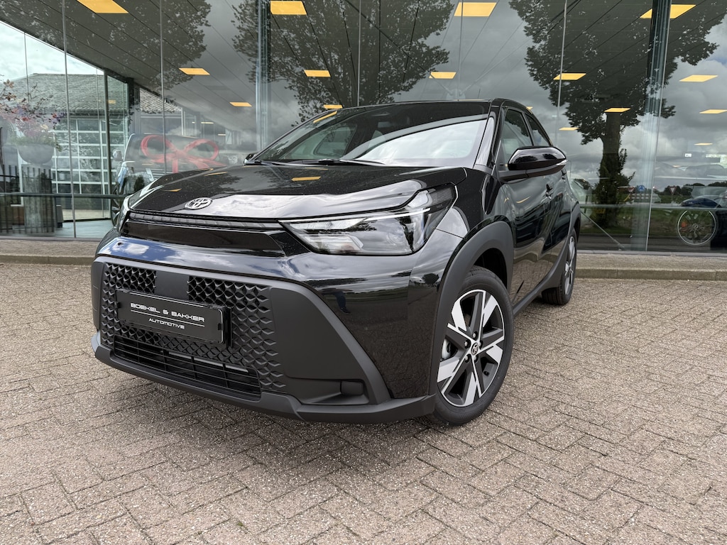 Toyota Aygo X Hybrid 115 pulse Automaat ** Camera ** Stoelverwarming ** Carplay