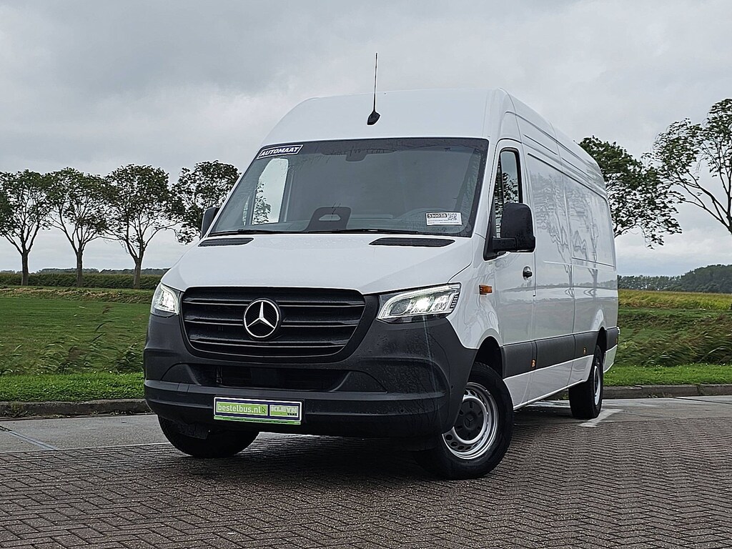 Mercedes-Benz Sprinter 317 L3H2 Maxi LED Mbux10