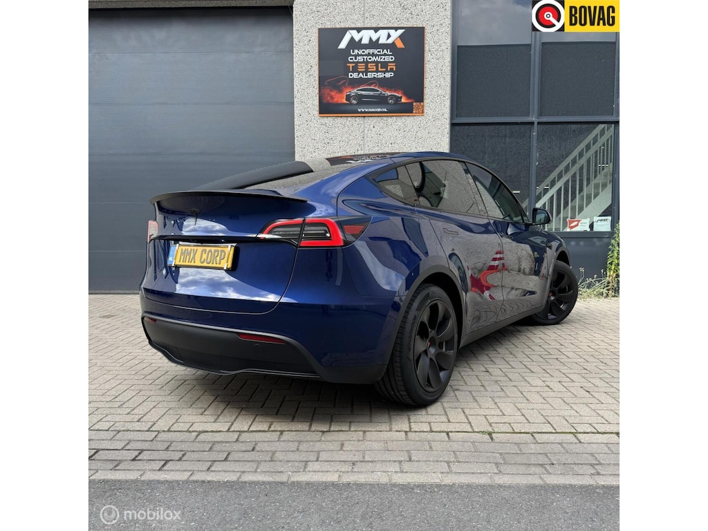 Tesla Model Y RWD + MMX PACK + IAP + TREKHAAK
