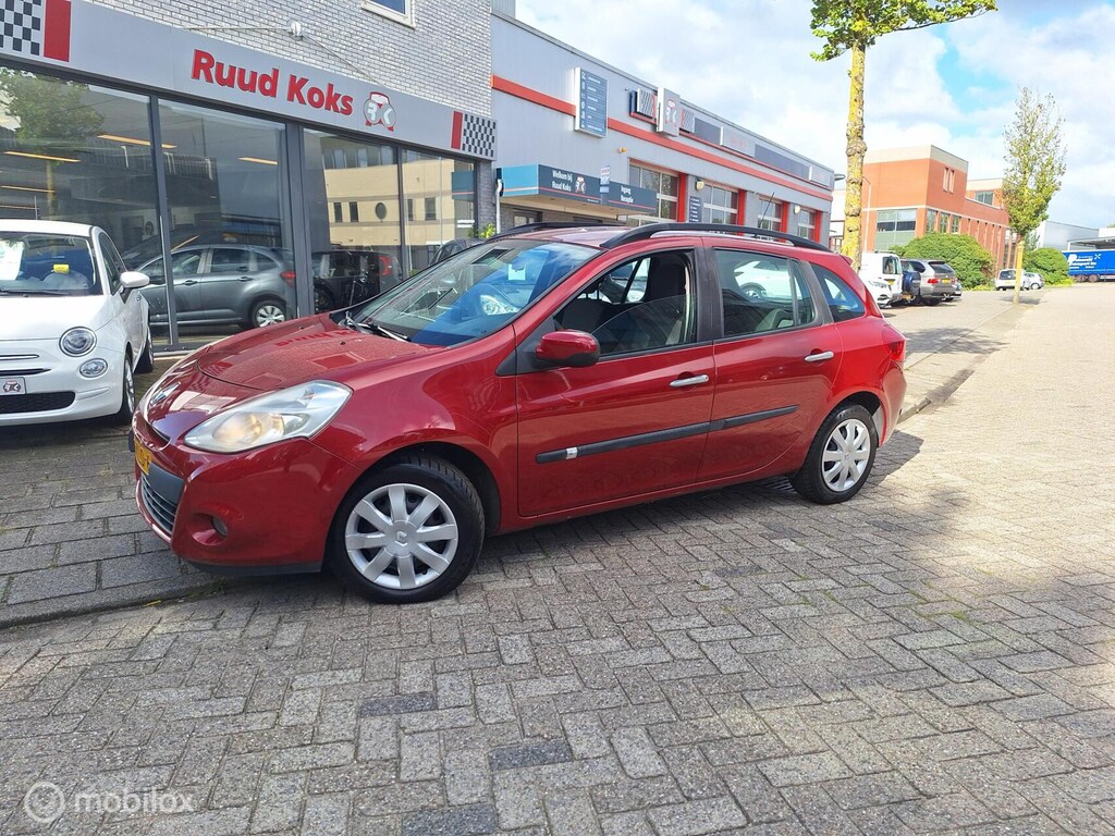 Renault Clio ESTATE 1.2 TCE SELECTION BUSINESS • Cruise Control •