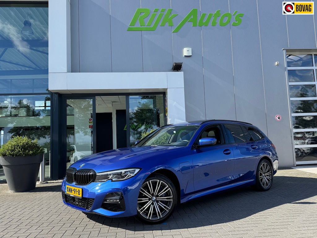 BMW 3-Serie Touring 330e M-sport * Pano * Acc * Harman/ Kardon