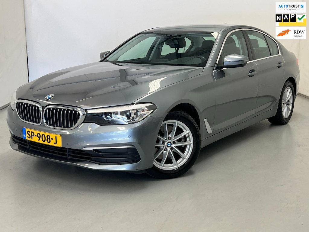 BMW 5-Serie 520i / NL-auto / Trekhaak / Stoelverwarming