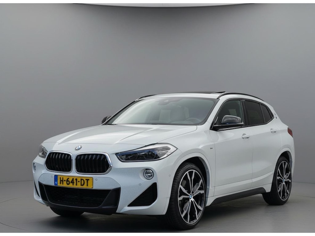 BMW X2 sDrive20i M-Sport | Pano | Sportstoelen | Trekhaak | Camera