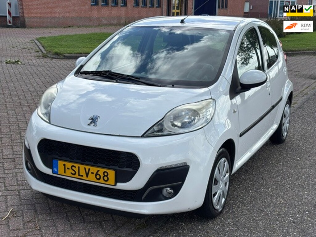 Peugeot 107 1.0 Active 5-Drs Airco Electric pakket Audio-CD/MP3 Getint glas Colorpakket ESP ABS Dealeronderhoud Nieuwe Apk!