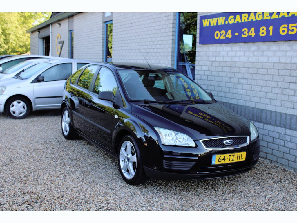 Ford Focus 1.4-16V 5DRS Ambiente Airco Trekh. 17" lm velgen weinig km