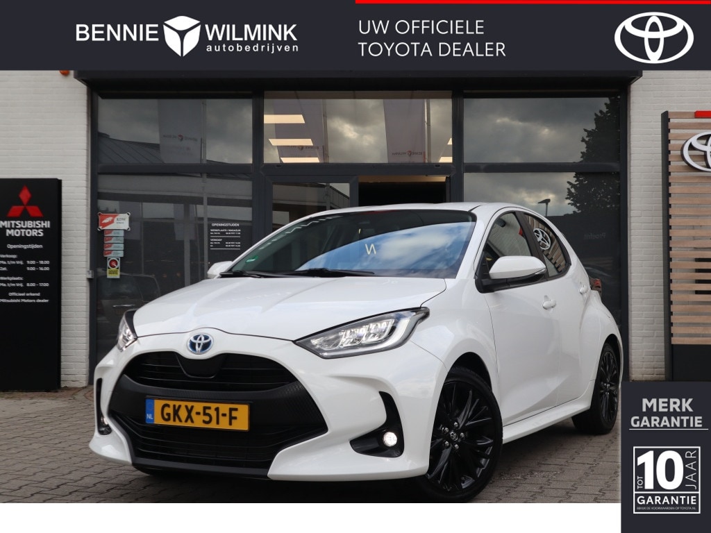 Toyota Yaris 1.5 Hybrid Dynamic Limited | Stoelverwarming | Keyless | 17 inch | All Seasons