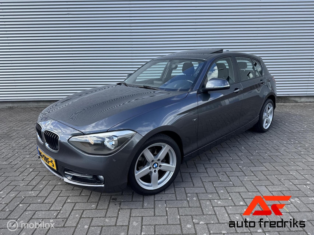 BMW 1-Serie 116i Business+ Sport | Panorama dak | Navigatie |