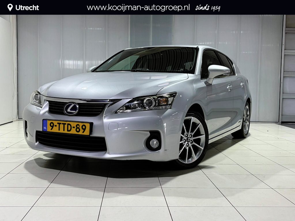 Lexus CT 200h Business Style Lederen bekleding, Navigatie, 17'' Lichtmetalen velgen, Camera achter, Cruise control, Nette auto