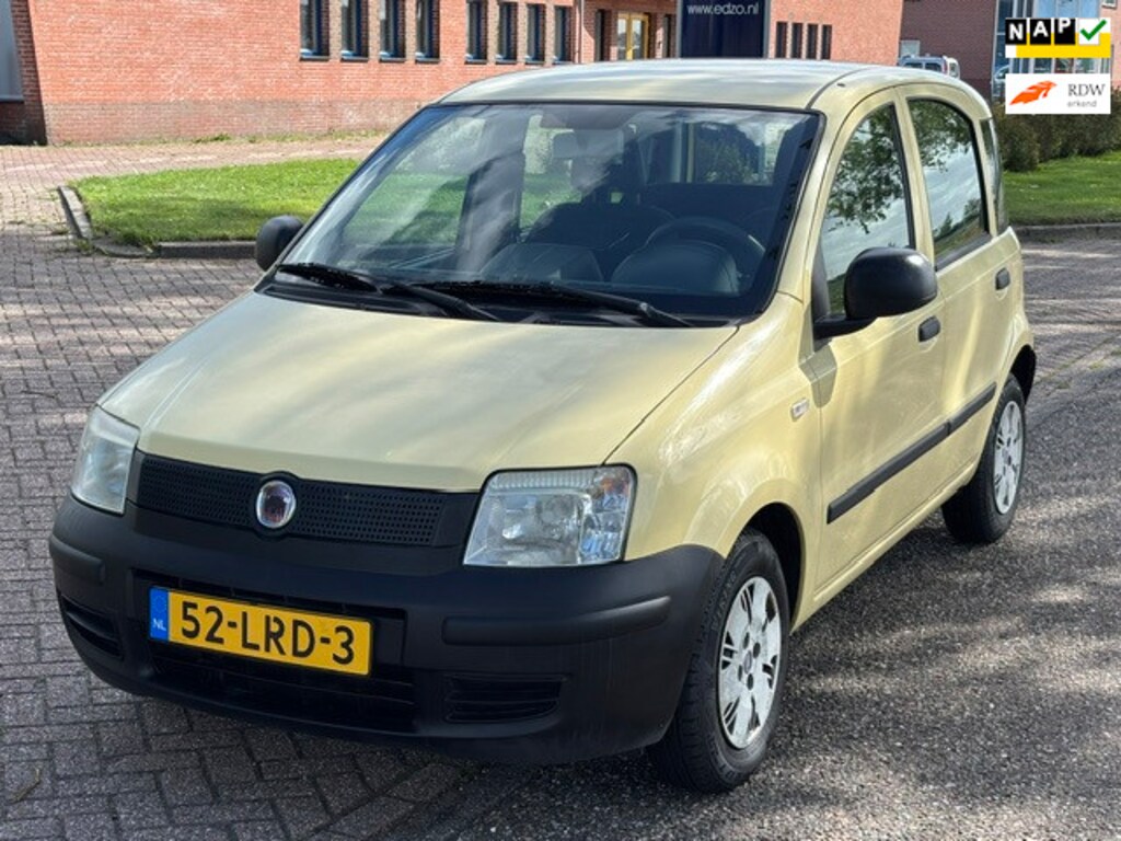 Fiat Panda 1.2 Actual Stuurbekrachtiging Audio-CD/MP3 Getint glas ABS Achterbank neerklapbaar Dealeronderhoud Nieuwe Apk!