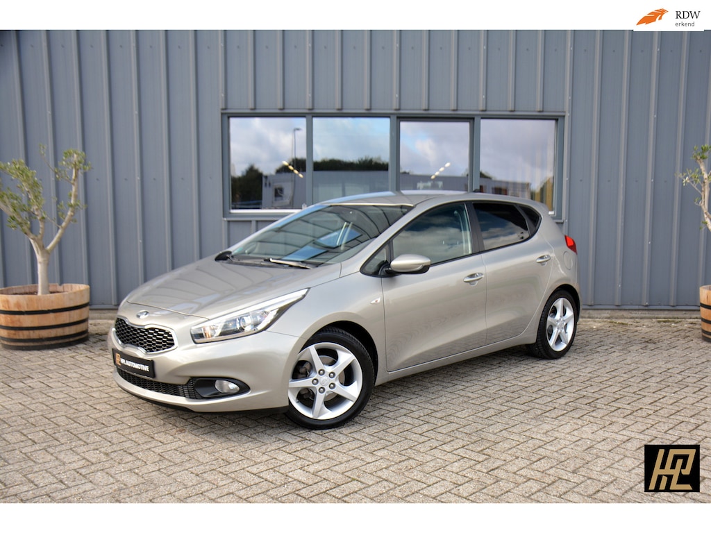 Kia Ceed Cee'd 1.4 CVVT * Airco * Navi * Carplay/Android * Lmv * Zeer nette auto