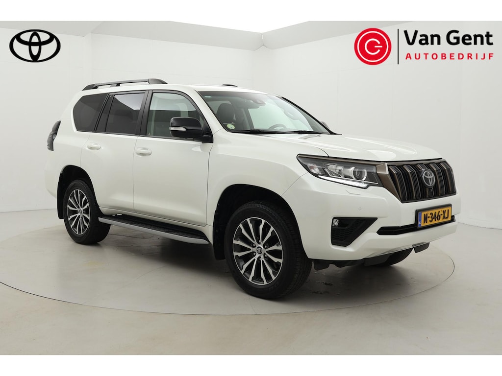 Toyota Land Cruiser 2.8 D-4D Executive | Black Pack | Trekhaak | Panoramadak | Standkachel | Luchtvering | Navigatie | 19 inch | 360 camera | Leder | Stoelverwarming/-ventilatie | JBL
