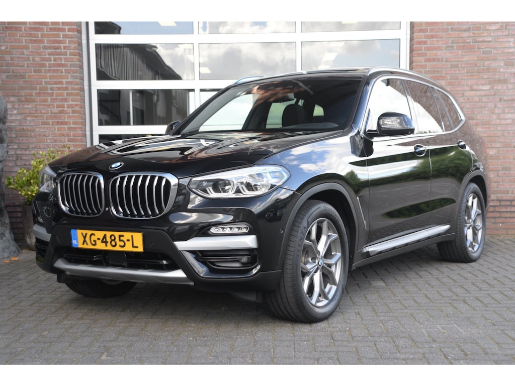 BMW X3 XDrive20i High Executive | Pano | 360 Camera | Trekhaak | Orig. NL | Head UP |