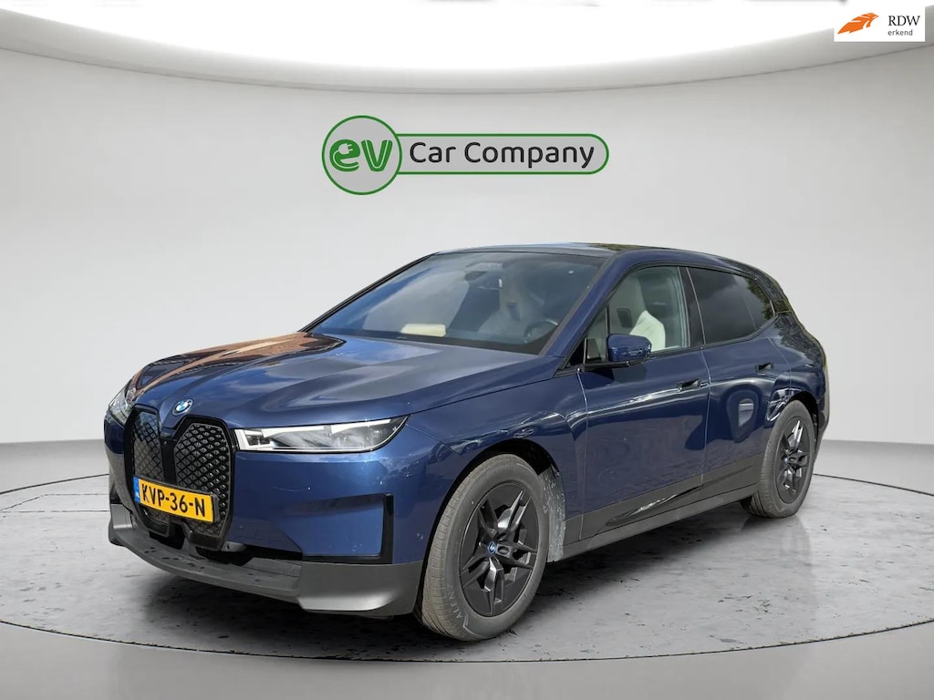 BMW iX XDrive50 Executive 112 kWh | SOH 96% | Panoramadak | Harman Kardon | Memory Seats | Trekhaak | 360 Camera | Massage |Headup