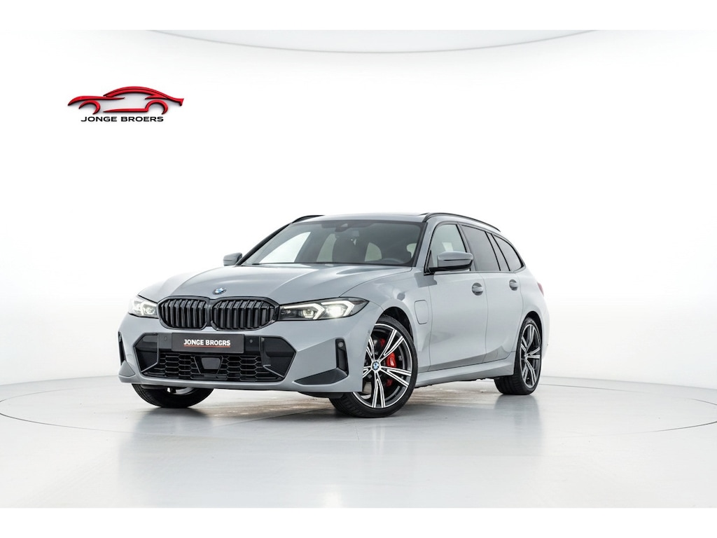 BMW 3-Serie Touring 330e Pano/M-Sport/HUD/Trekhaak