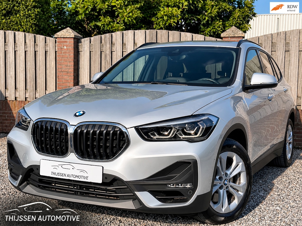 BMW X1 XDrive25e eDrive Edition UNIEKE KM TREKHAAK NAVIGIATIE CLIMATE CONTROL P-CAMERA