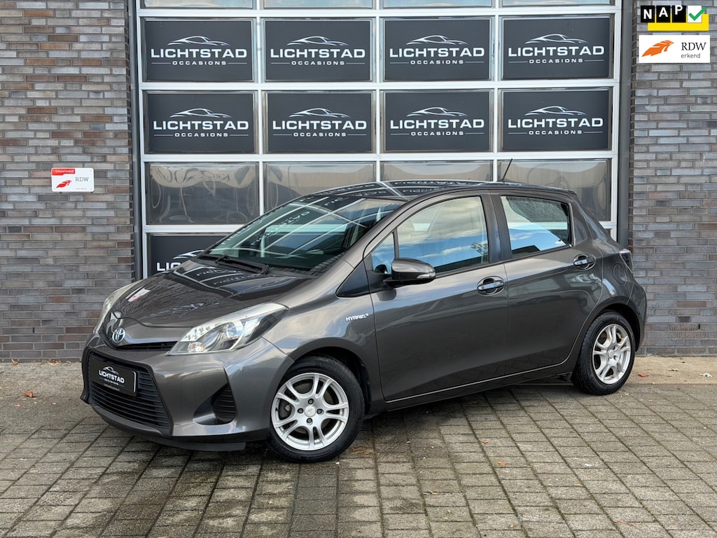 Toyota Yaris 1.5 Full Hybrid Aspiration APK CLIMATE CRUISE APK ZUINIG
