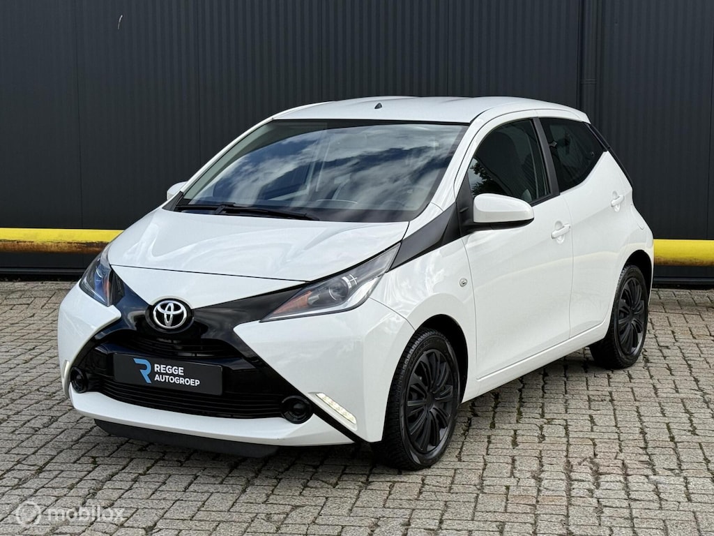 Toyota Aygo 1.0 VVT-i x-play AIRCO | BLUETOOTH | TOPSTAAT |