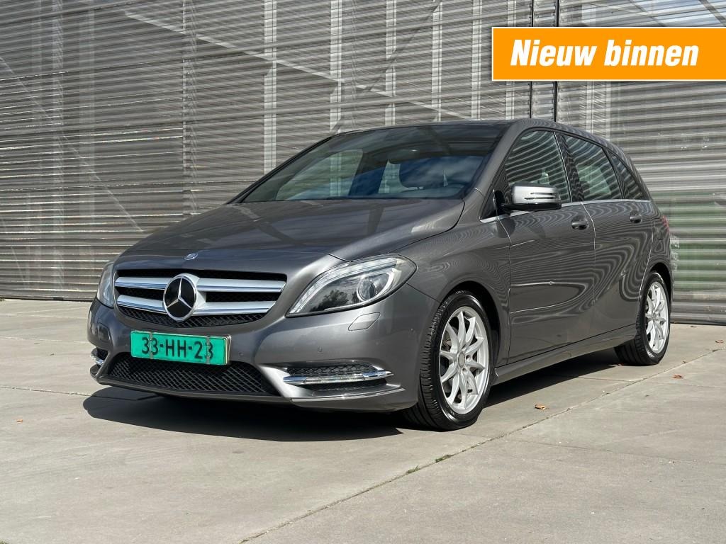 Mercedes-Benz B-klasse 180 AMBITION FULL OPTION APK 30-9-2027 !!