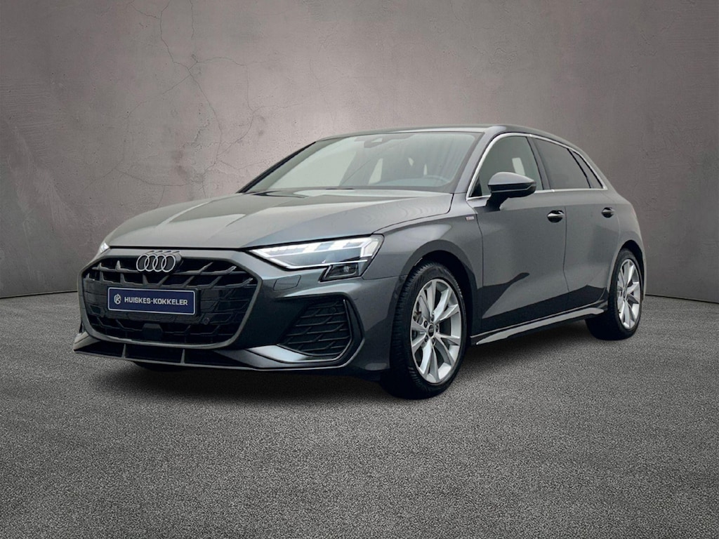 Audi A3 Sportback 30 TFSI 110PK S edition | Trekhaak | Led | Adaptive-Cruise | Achteruitrijcamera | Privacy-Glass | All-Season | Smartphone-Interface |