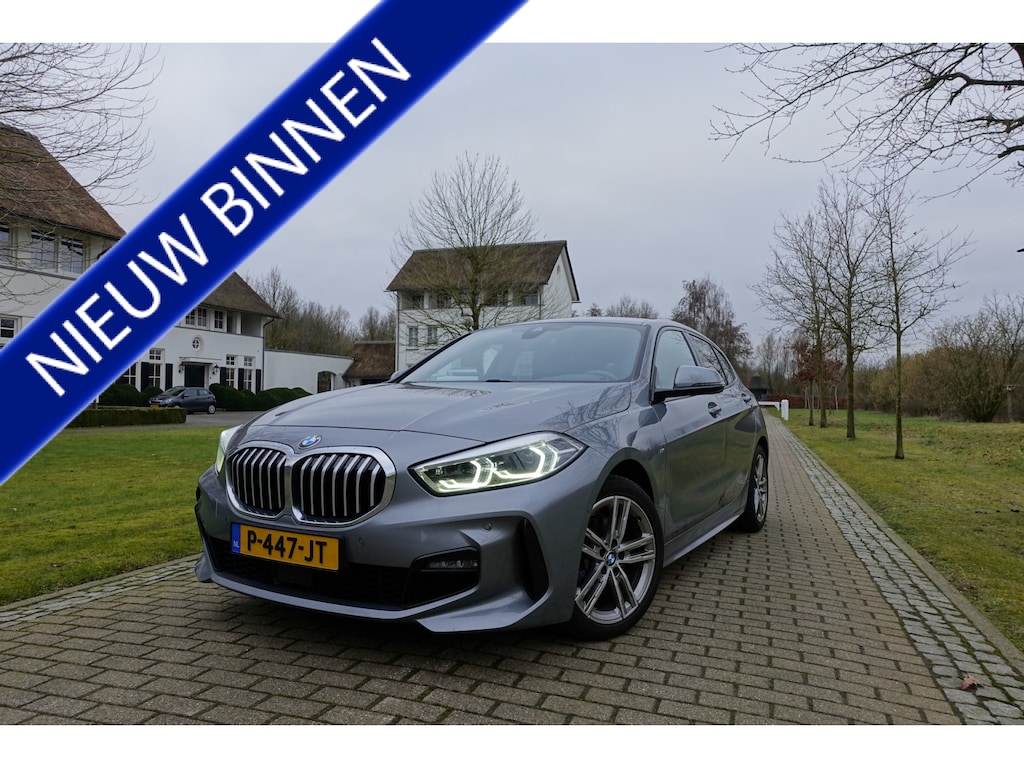 BMW 1-Serie 118i Business Edition M sport | Camera | CarPlay | Stoelverwarming | Navi |