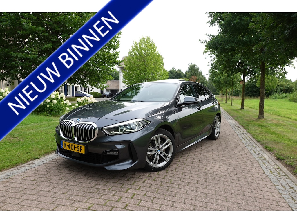 BMW 1-Serie 118i High Executive M-Sport | Panodak | Stoelverw. | LED | DAB | Camera | BTW |
