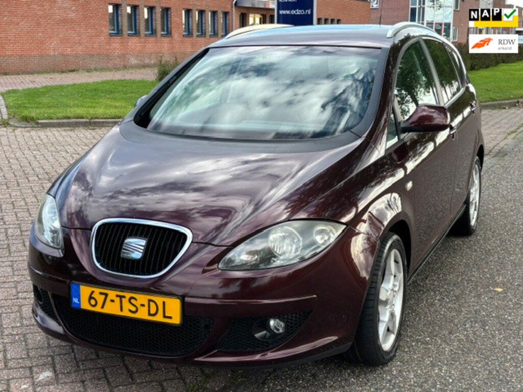 SEAT Altea XL 1.6 Stylance ECC Audio/CD Electric pakket LMV 17" Cruisecontrol Dakrails Getint glas PDC ABS Dealeronderhoud Nw Apk!