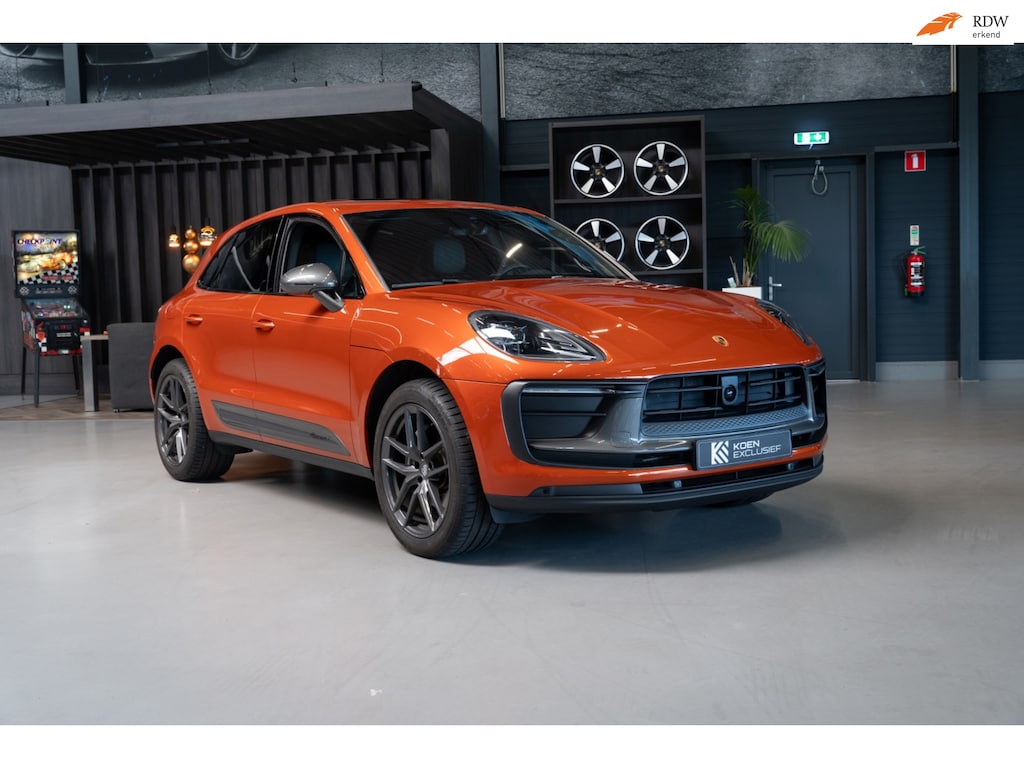 Porsche Macan 2.0 T Km-stand (2022, NL) SportChrono, Luchtvering, adaptieve cruisecontrol, vol leder
