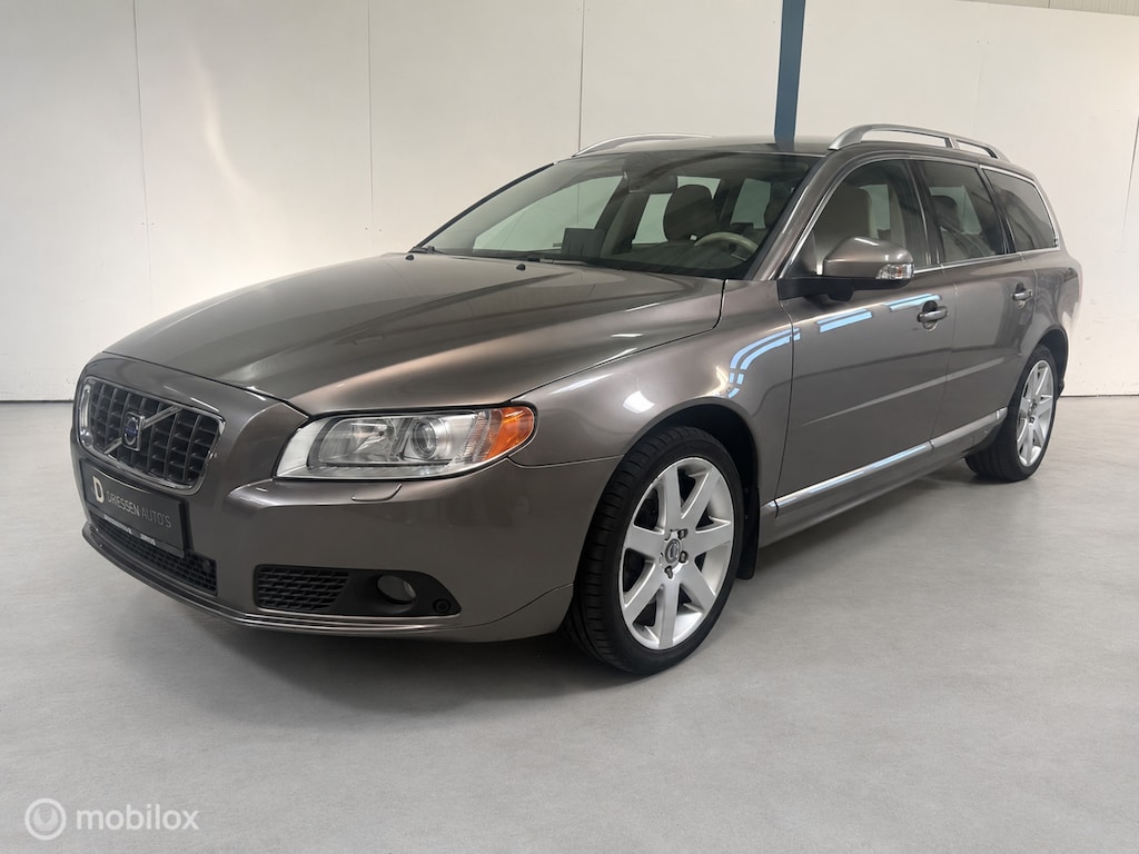 Volvo V70 2.5T Summum AUTOMAAT / LEER / XENON
