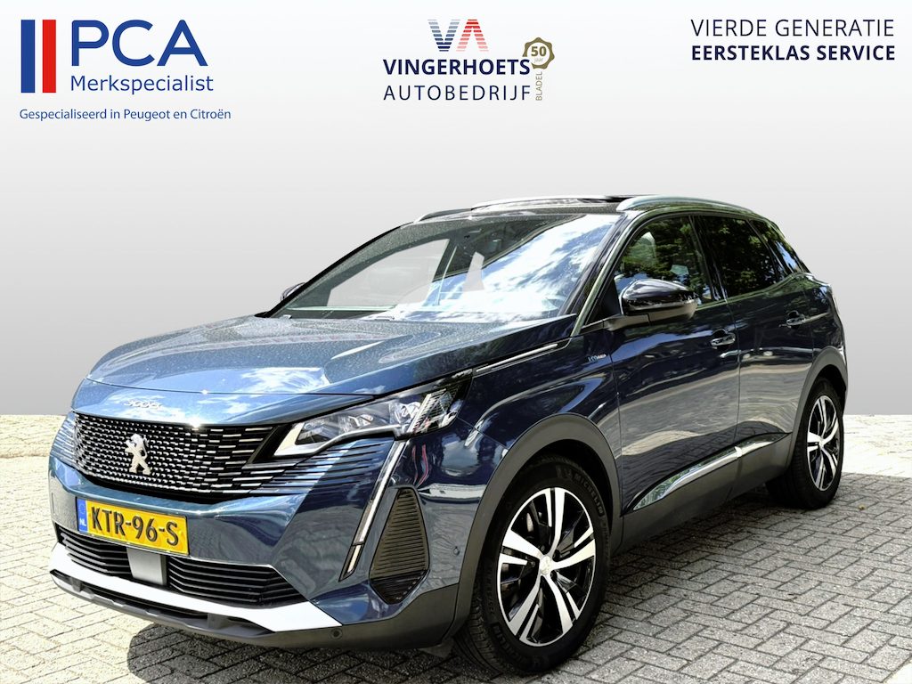 Peugeot 3008 1.6 HYbrid 225 Allure Benzine & Elektrisch Hybride * Open Schuifdak * Stoelverwarming * Dodehoek Bewaking * Keyless Entry & Start * Navigatie * Climate & Cruise Control * Wallbox Stekker * Vingerhoets; Vierde Generatie Eersteklas Service. Al meer dan 100 jaar een begrip in de Brabantse Kempen.