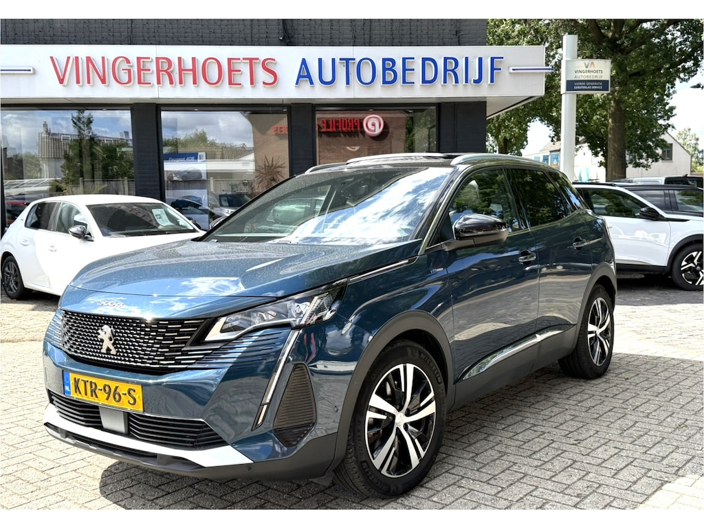 Peugeot 3008 1.6 HYbrid 225 Allure Benzine & Elektrisch Hybride * Open Schuifdak * Stoelverwarming * Dodehoek Bewaking * Keyless Entry & Start * Navigatie * Climate & Cruise Control * Wallbox Stekker * Vingerhoets; Vierde Generatie Eersteklas Service. Al meer dan 100 jaar een begrip in de Brabantse Kempen.