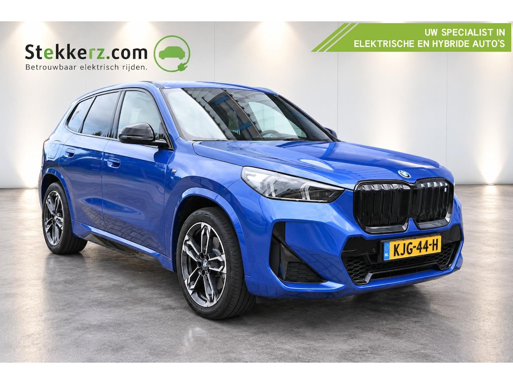 BMW iX1 xDrive30 67 kWh M-Sport pakket | Premium Pack | All-in prijs incl. 12 mnd BOVAG garantie | Aviloo Accutest