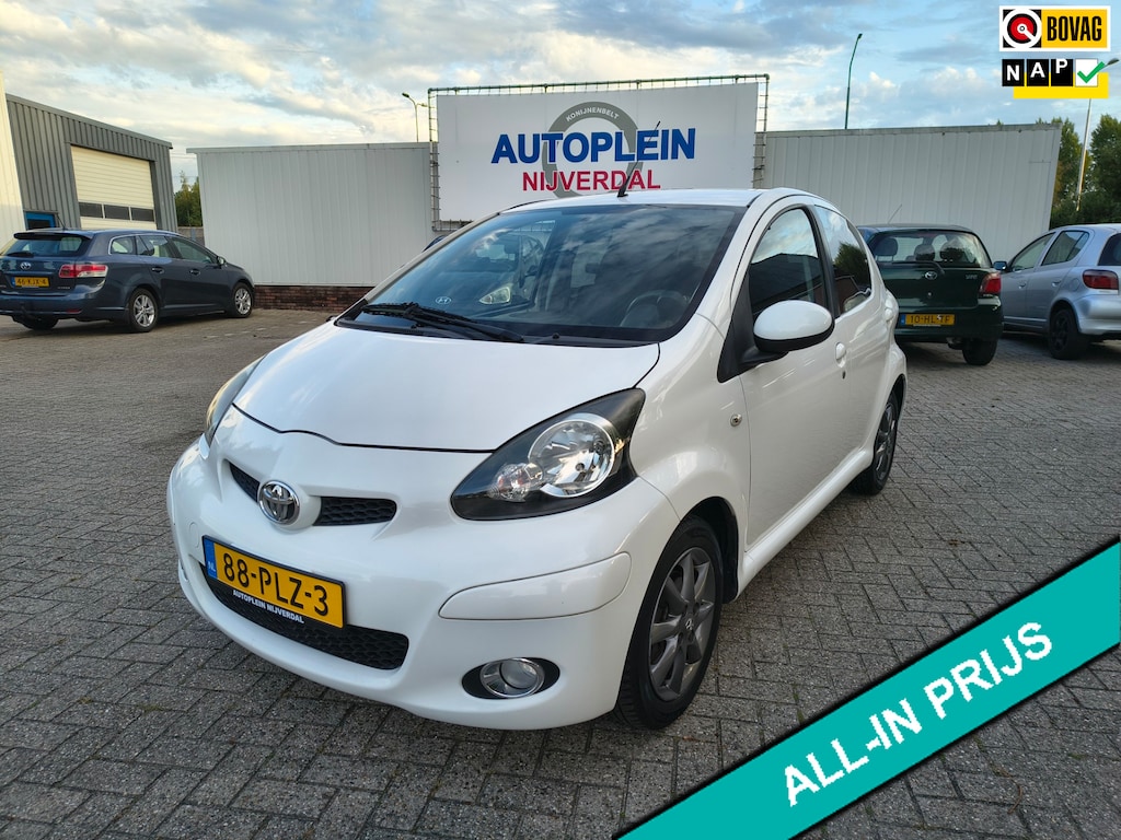 Toyota Aygo 1.0-12V Dynamic Navigator