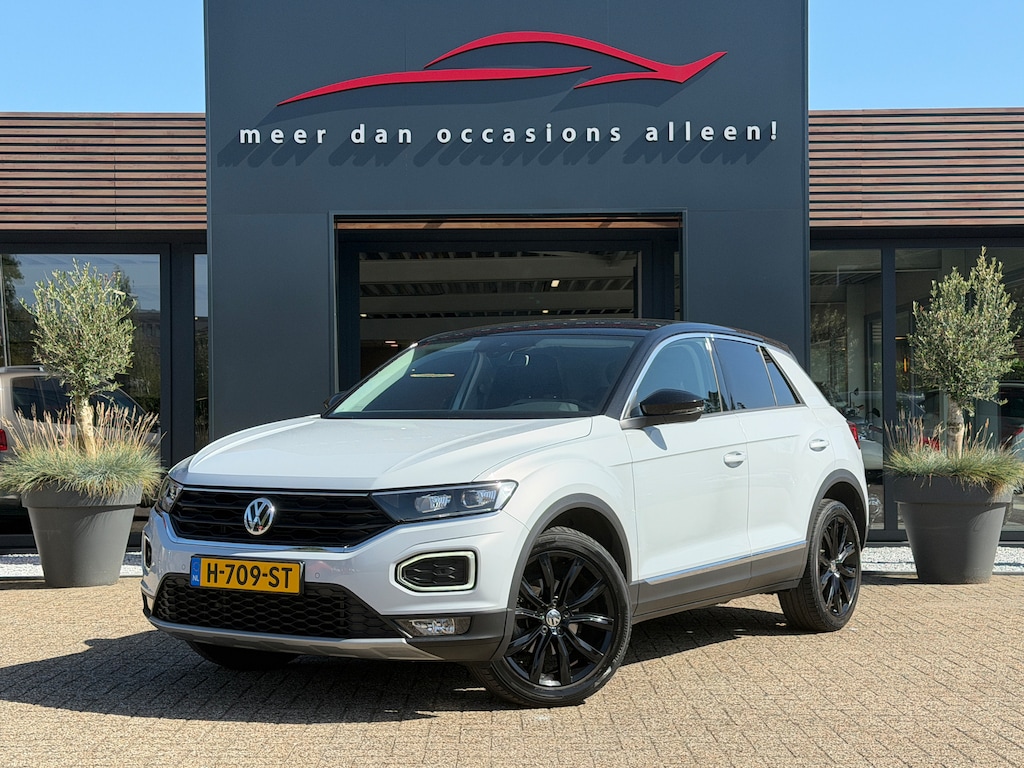 Volkswagen T-Roc 1.5 TSI Sport Business R | Trekhaak | Apple Carplay | Dodehoek