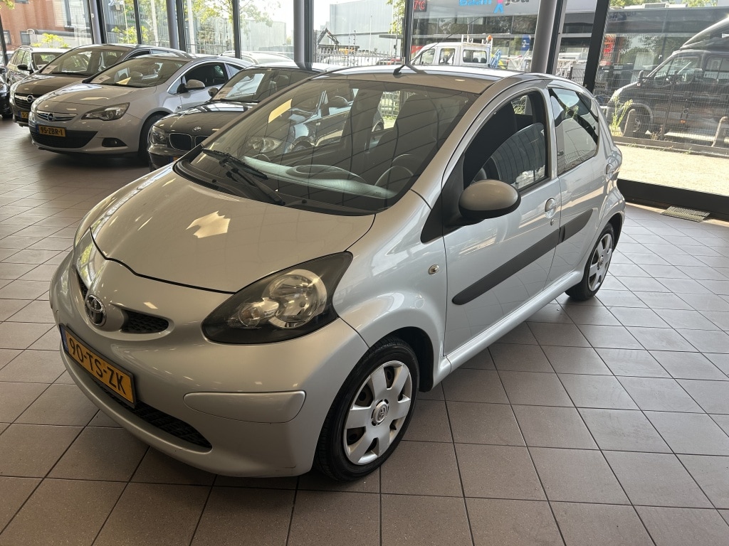 Toyota Aygo 1.0-12V + 110 DKM NW APK BJ 2007 !!!