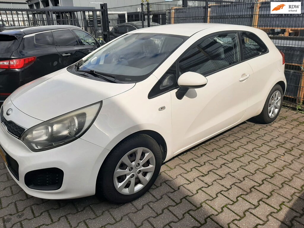 Kia Rio 1.1 CRDi motorschade