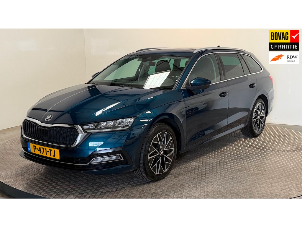 Skoda Octavia Combi 1.0 e-TSI Ambition benzine automaat panoramadak stoelverwarming stuurverwarming