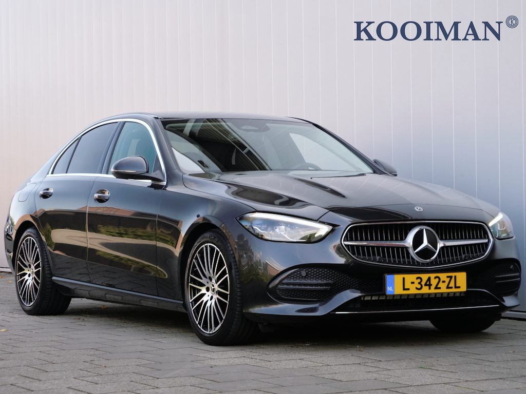 Mercedes-Benz C-klasse 180 Luxury Line 170 Pk Automaat Navi / DAB / Apple Carplay / Camera / Leer