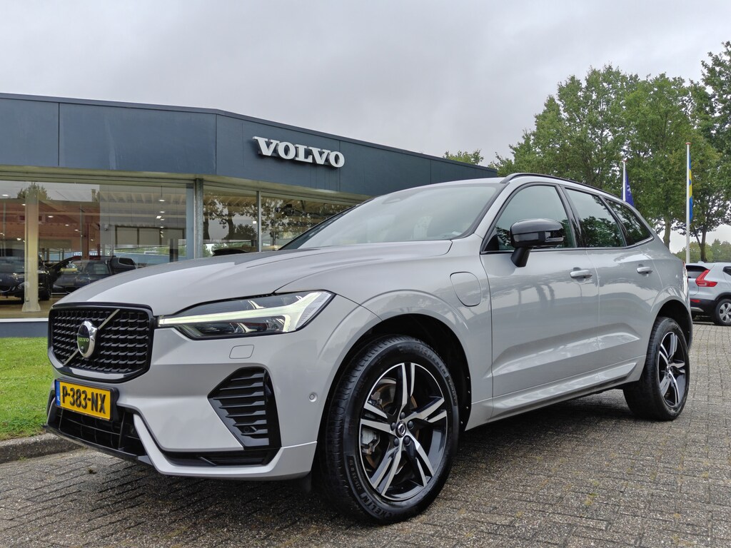Volvo XC60 T6 AWD 350PK Plug-in hybrid R-Design | Longe Range | Luchtvering | Trekhaak | HUD | BLIS | Pano | H&K |