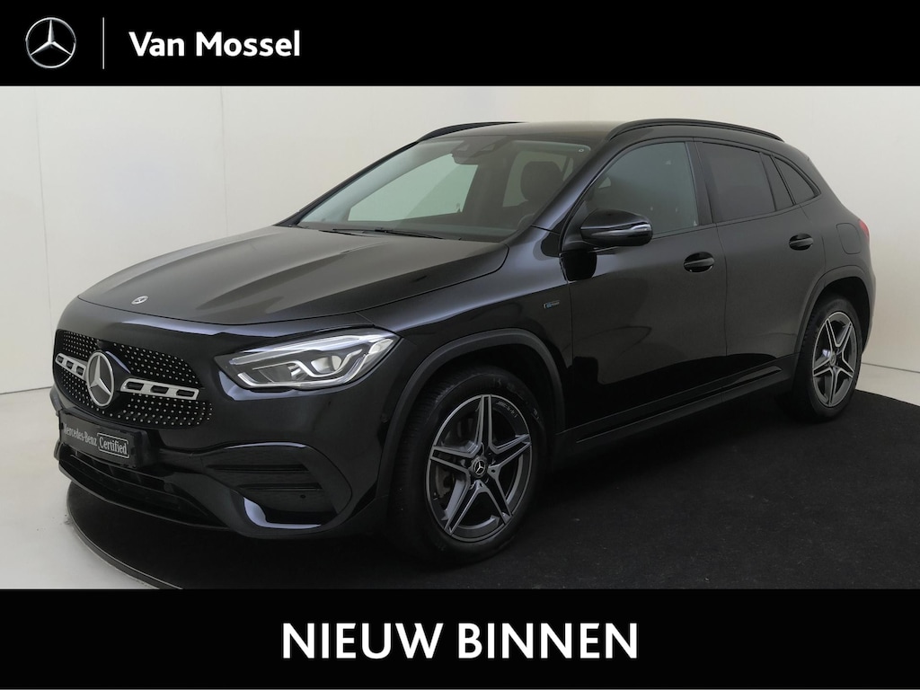 Mercedes-Benz GLA 250 e AMG Line Memory Seats / Parkeercamera / Nightpakket /