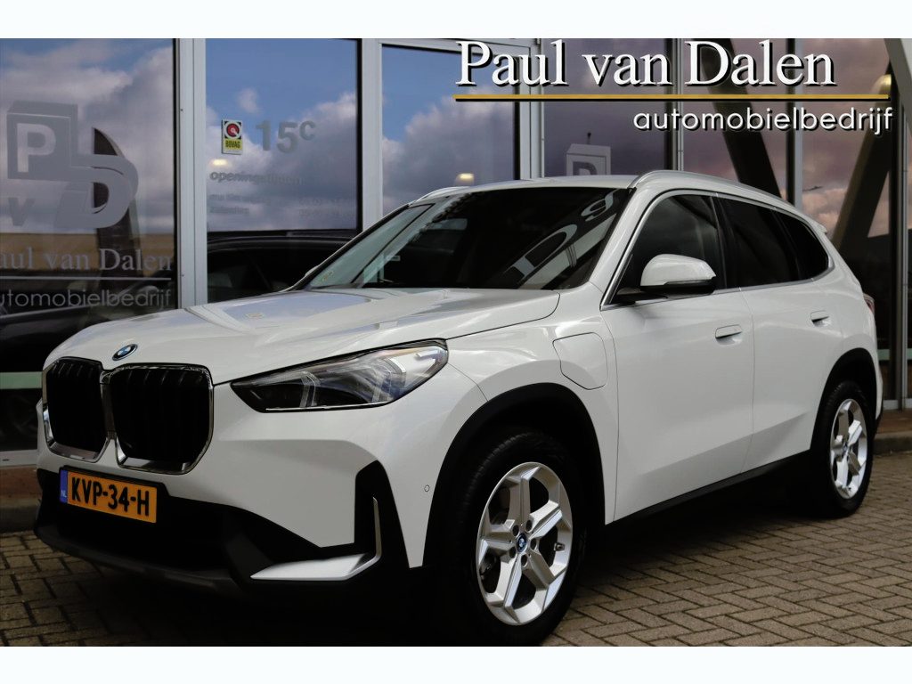 BMW X1 (u11) XDRIVE25e 245PK PHEV EXECUTIVE Navi | SOH 96% | Camera | Cruise | Clima | 18 Inch Lm | Elekt. achterklep | Widescreen | Dab | Led |