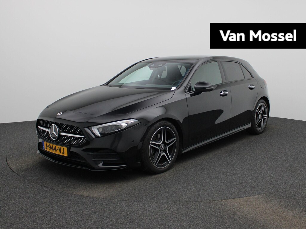 Mercedes-Benz A-klasse 180 Aut. AMG Business Solution | Panoramadak | Sfeerverlichting | Memory | Carplay | Stoelverwarming | Led Verlichting | Camera |