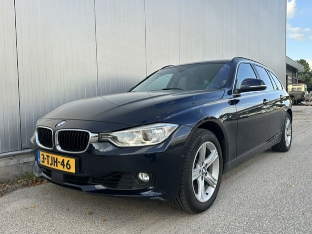 BMW 3-Serie Touring 320i High Exe. Bomvol/ zeer nette auto