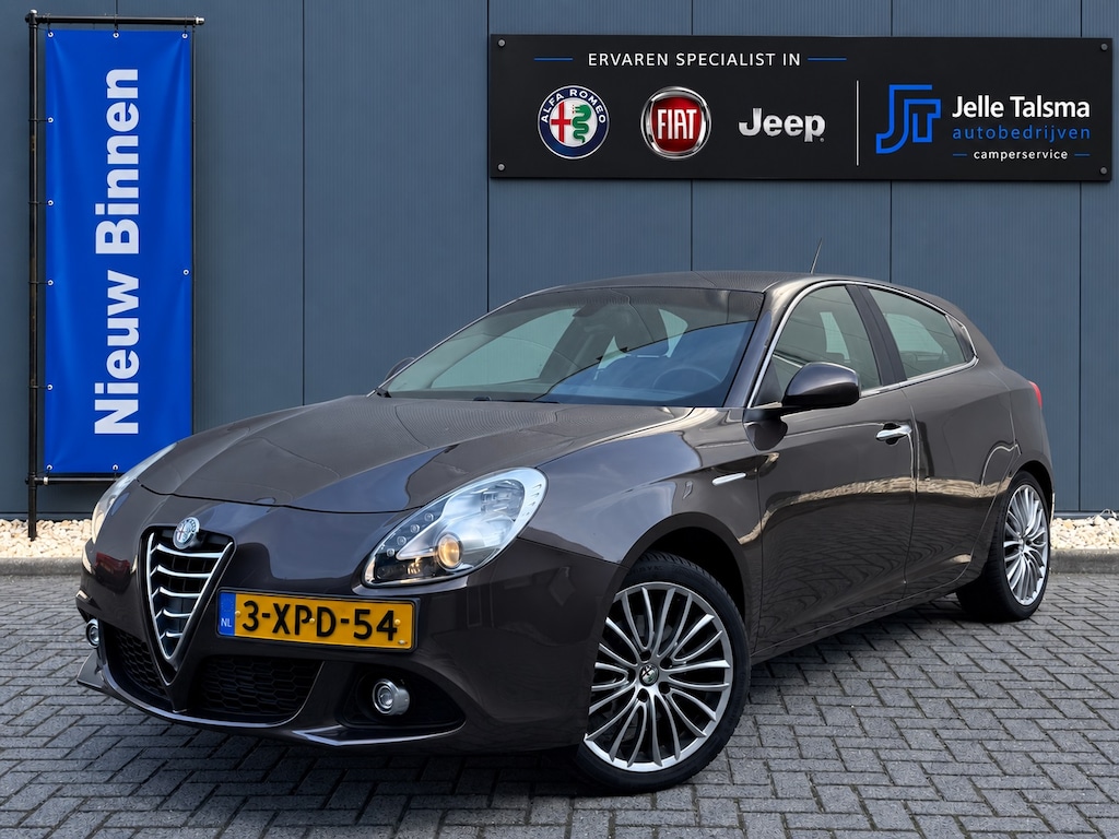 Alfa Romeo Giulietta 1.4 T Distinctive Lusso | Automaat | Schakelflippers | Climatecontrol | Navigatie | 18'' LMV MEER FOTO'S VOLGEN!