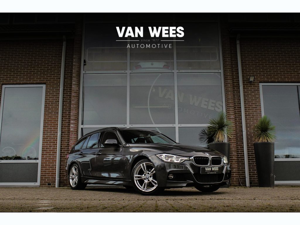 BMW 3-Serie Touring 318i Corporate Lease Executive | M Sport pakket | Stoelverwarming | LED | Navigatie Professional | Bluetooth | Sportstoelen | M-sportstuur | PDC | Shadow Line
